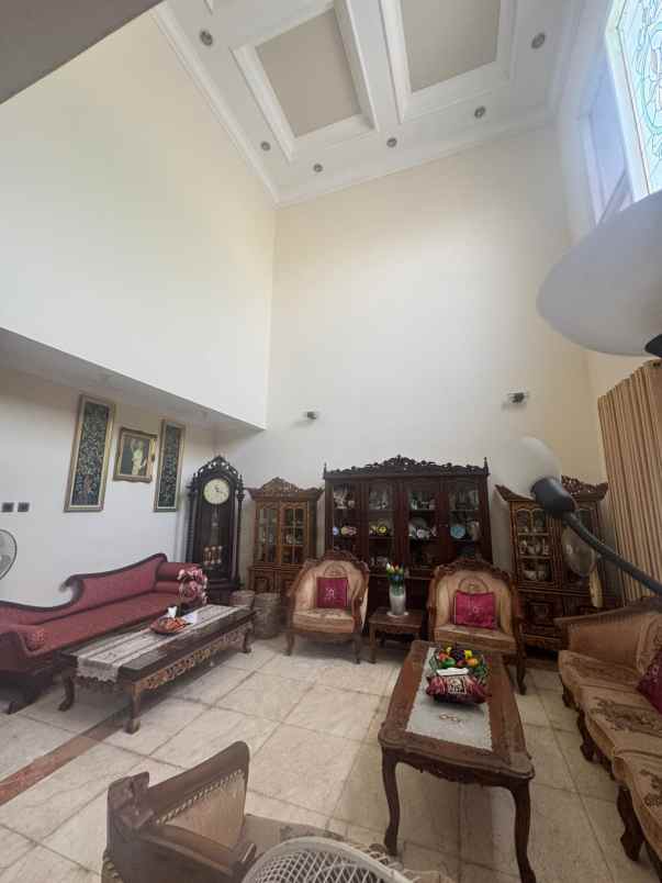 rumah second dalam komplek di rawamangun jaktim