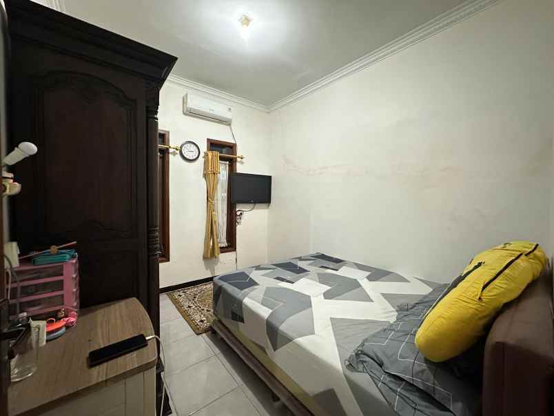 rumah siap huni 1 5 lantai dekat borma permana