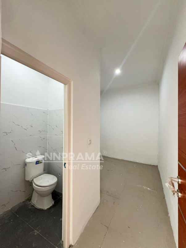 rumah strategis akses tol cibubur