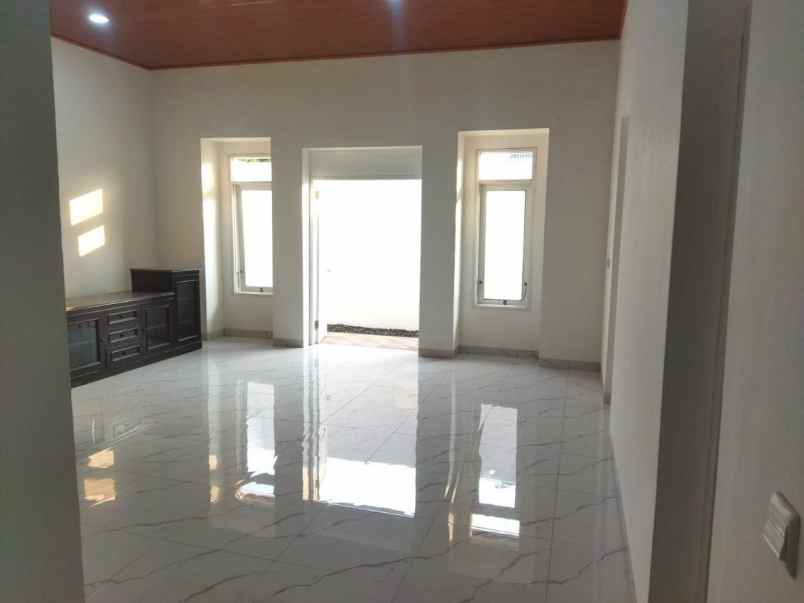 rumah sudah renovasi dibukit golf riverside cibubur