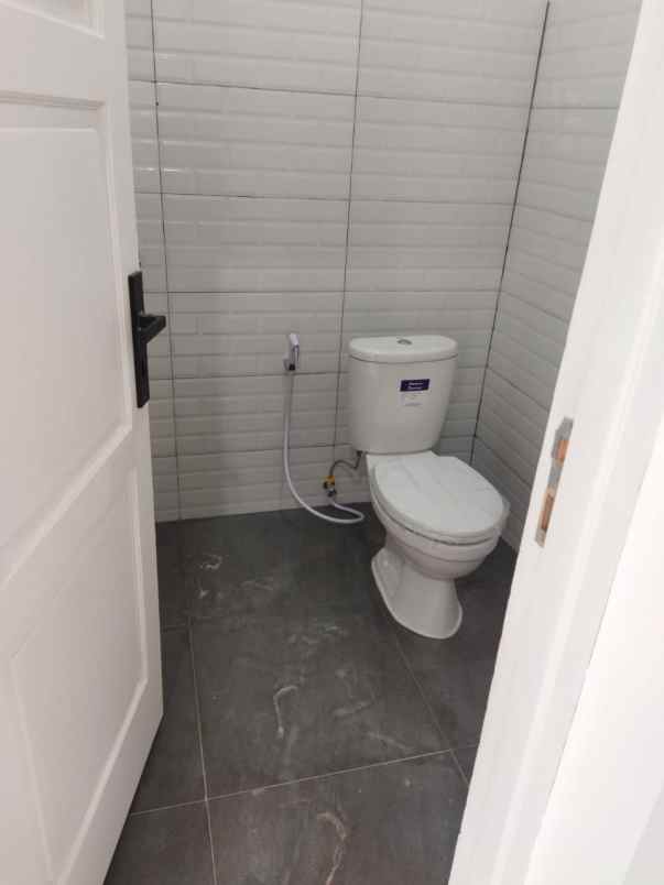 rumah sudah renovasi dibukit golf riverside cibubur