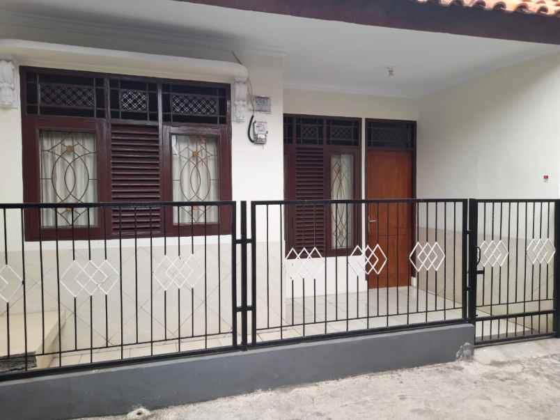 rumah terawat murah 620 jt an di tanjung barat jaksel