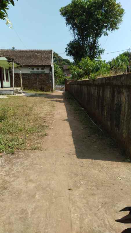 rumah trawas dua lantai siap huni