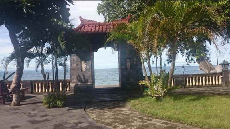 villa batu bolong batu layar