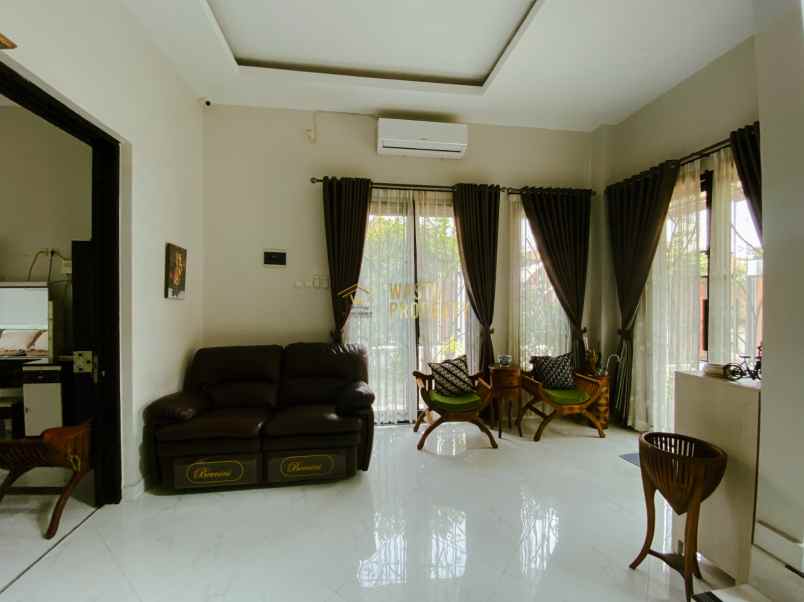 villa mewah di jantung kota jogja tanah luas