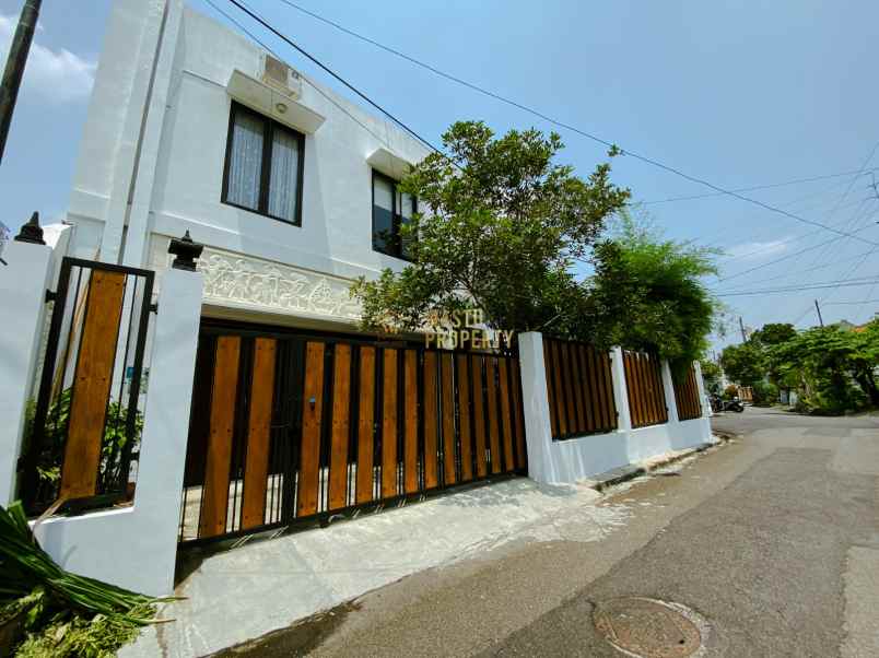 villa mewah di jantung kota jogja tanah luas