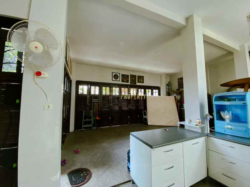 villa mewah di jantung kota jogja tanah luas