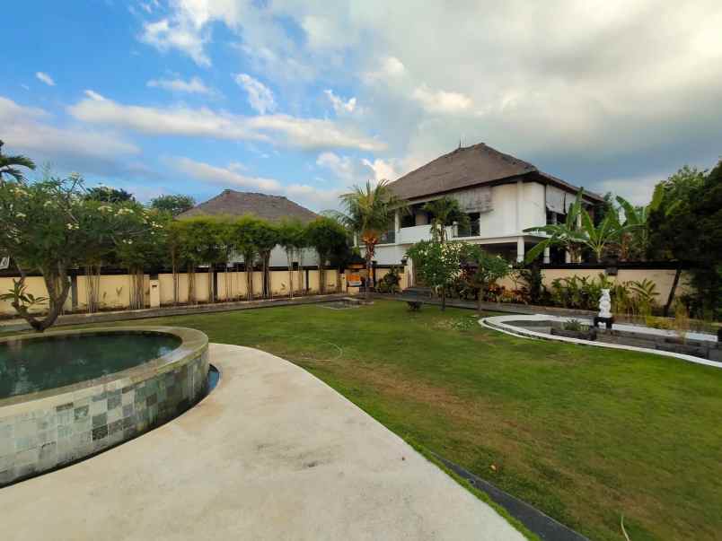 01 dijual villa beac front di lovina bali utara