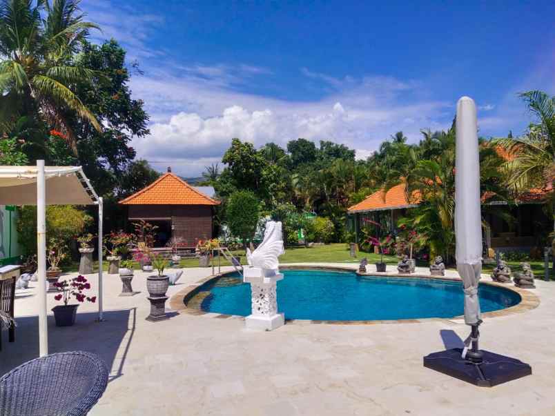 01 dijual villa beach front air sanih singaraja