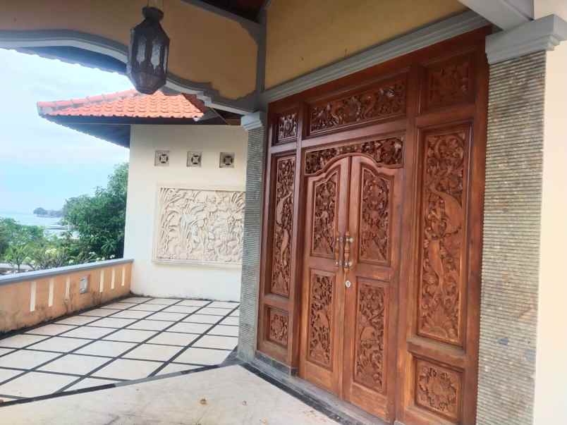 01 dijual villa beach front bali utara