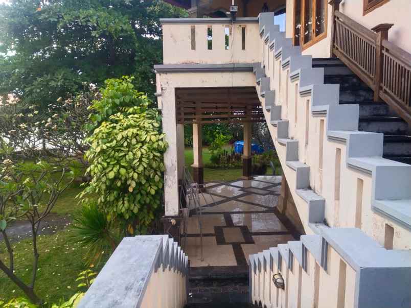 01 dijual villa beach front bali utara