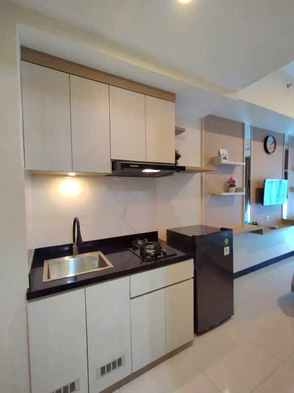 amor tower a lantai 5 favorite view pool full furnish