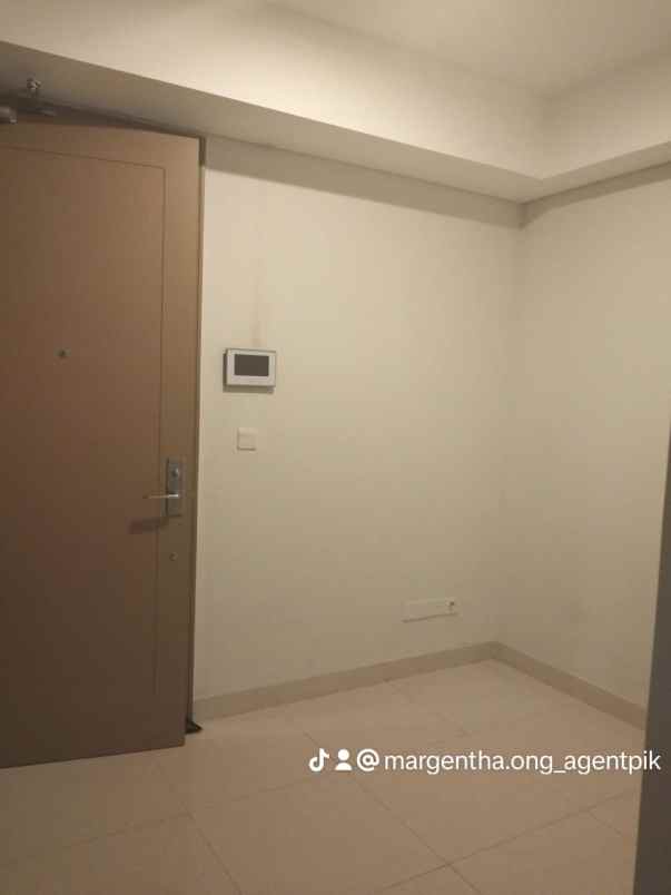apartemen gold coast pik