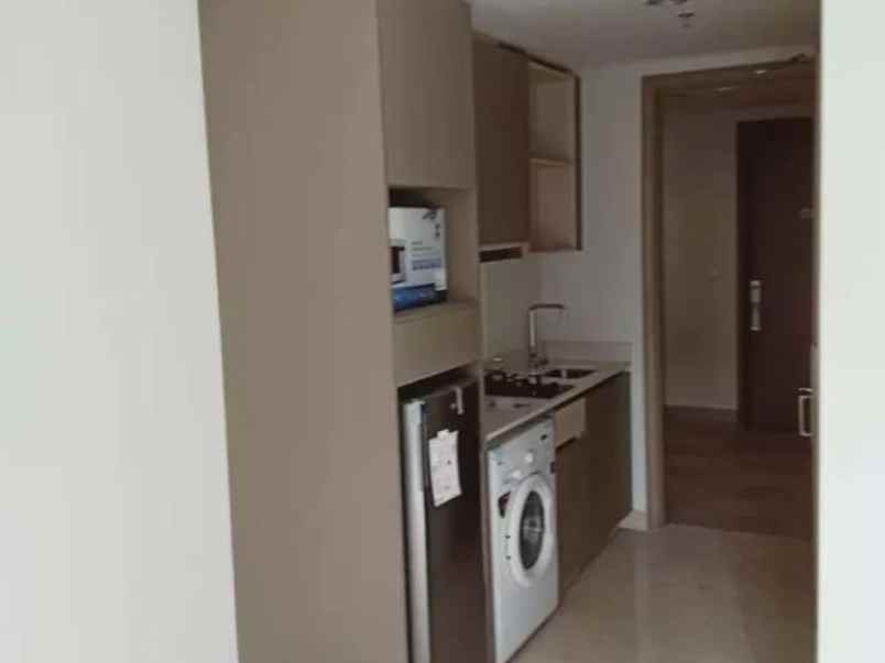 apartemen studio gold coast pik