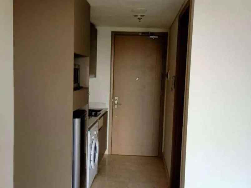 apartemen studio gold coast pik