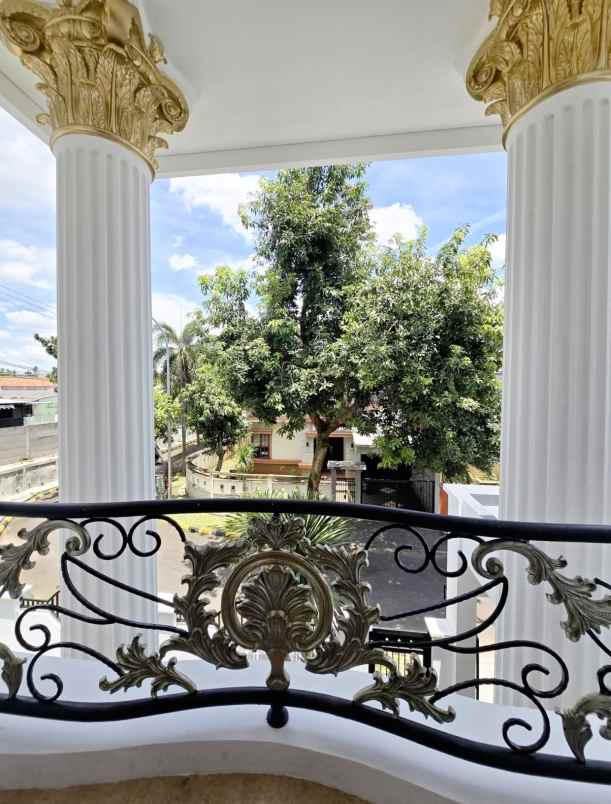 brand new house ada swim pool di bsd city tangsel