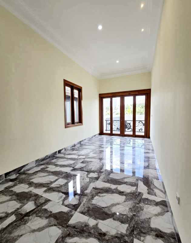 brand new house ada swim pool di bsd city tangsel