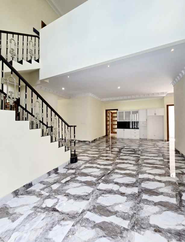 brand new house ada swim pool di bsd city tangsel