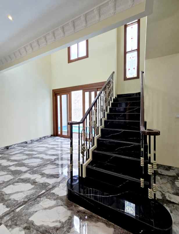 brand new house ada swim pool di bsd city tangsel