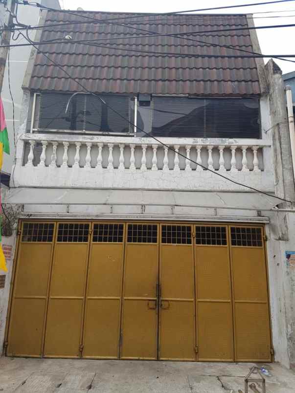 dijual cepat rumah 2 lantai dengan bunker tahan api