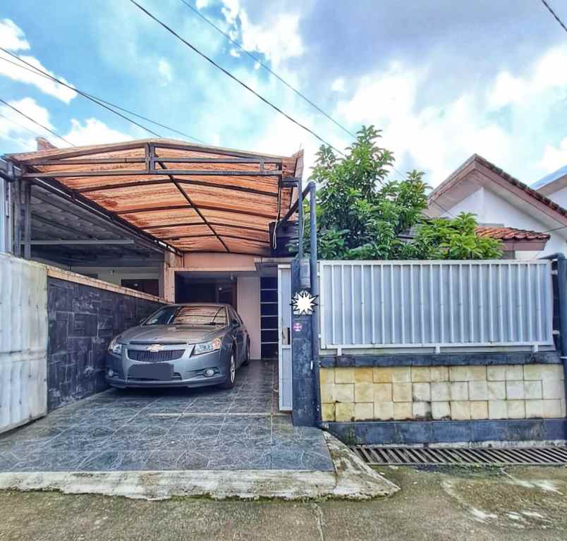 dijual cepat rumah di tanah baru beji depok