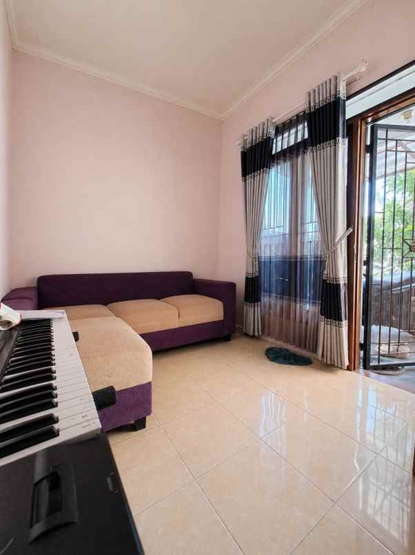 dijual cepat rumah di tanah baru beji depok