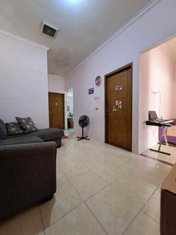 dijual cepat rumah di tanah baru beji depok