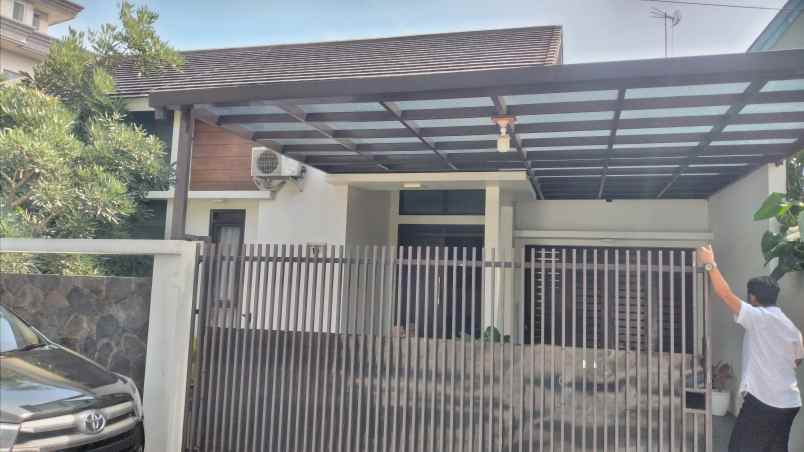 dijual cepat rumah siap huni