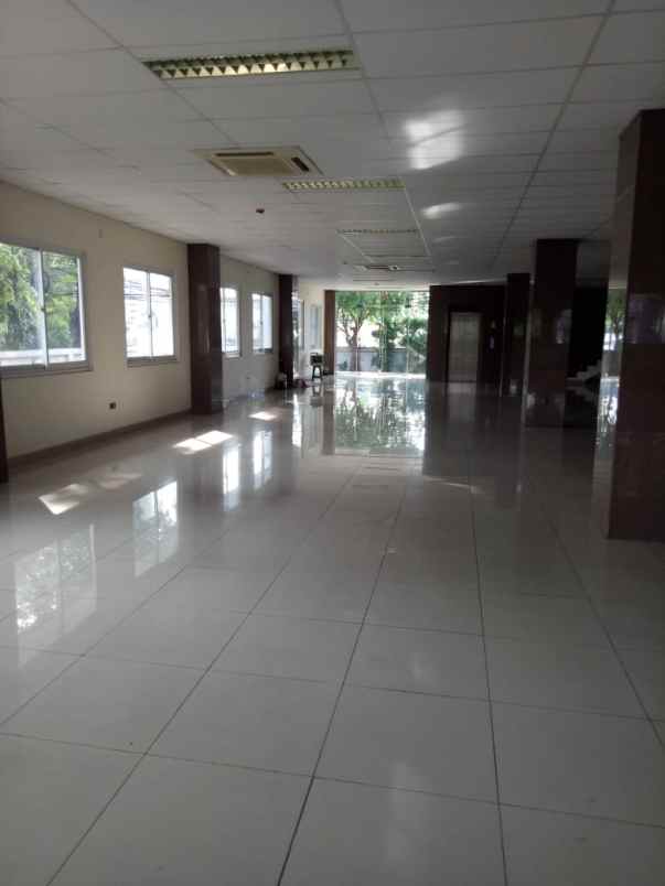 dijual gedung kantor esklusif