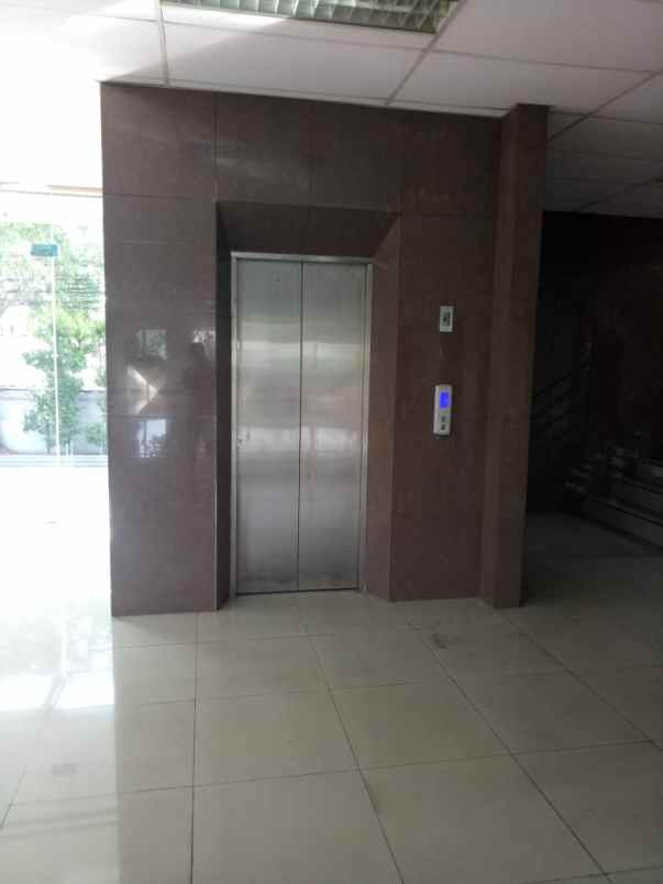 dijual gedung kantor esklusif