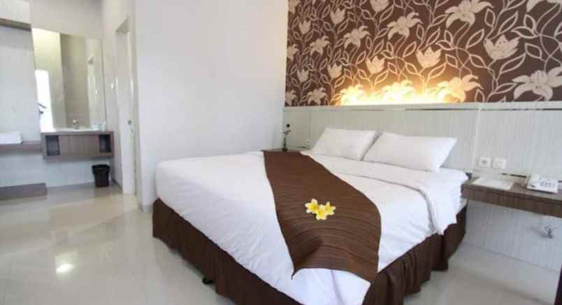 dijual hotel jalan raya dr cipto