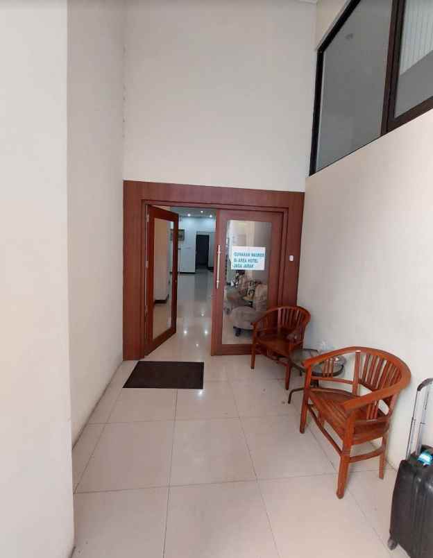 dijual hotel pondok pinang