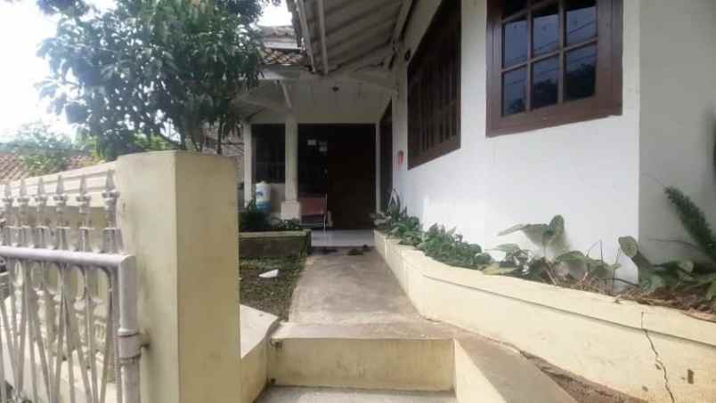 dijual kost dijual rumah 2 lantai ada