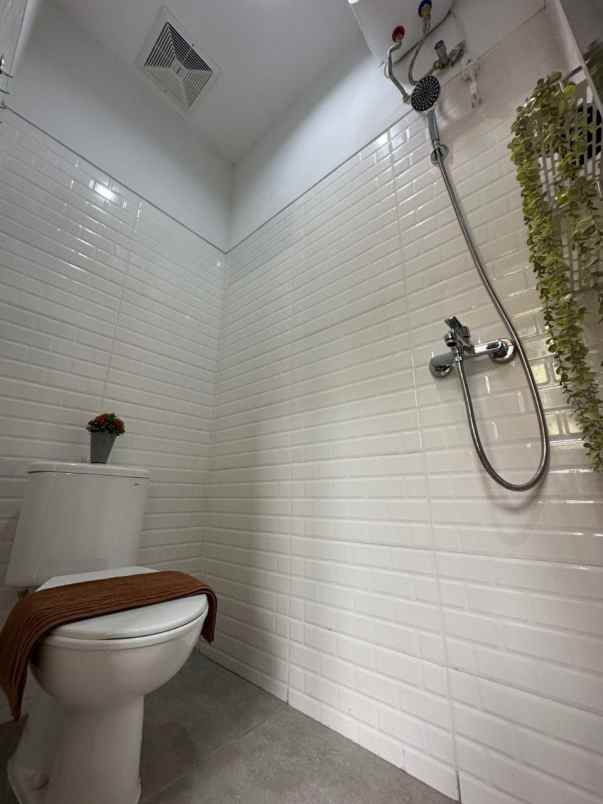 dijual kost jembatan lima