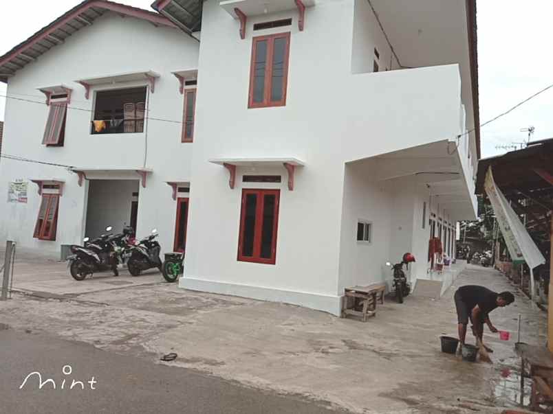 dijual kost jl cibarusah cikarang