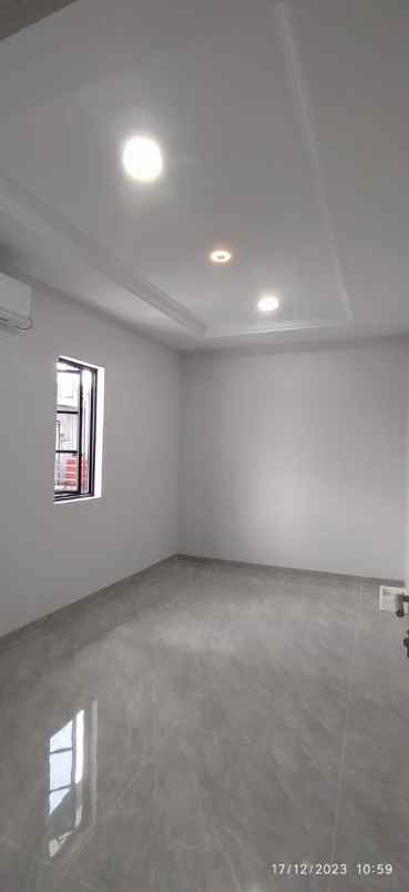 dijual rumah 2 lantai beverly green batam center