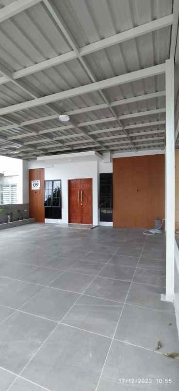 dijual rumah 2 lantai beverly green batam center