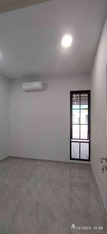 dijual rumah 2 lantai beverly green batam center