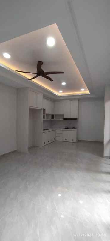 dijual rumah 2 lantai beverly green batam center