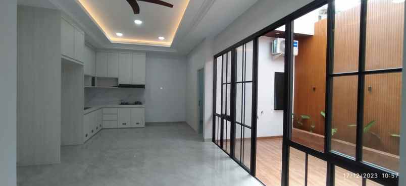 dijual rumah 2 lantai beverly green batam center