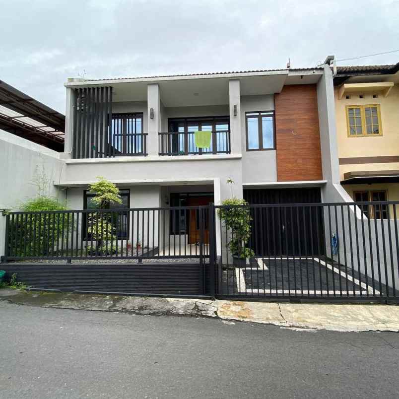 dijual rumah 2 lantai dekat dengan pusat kota jogja