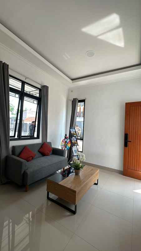 dijual rumah 2 lantai minimalis modern sawangan depok