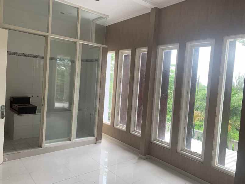 dijual rumah 2 lt wisata semanggi