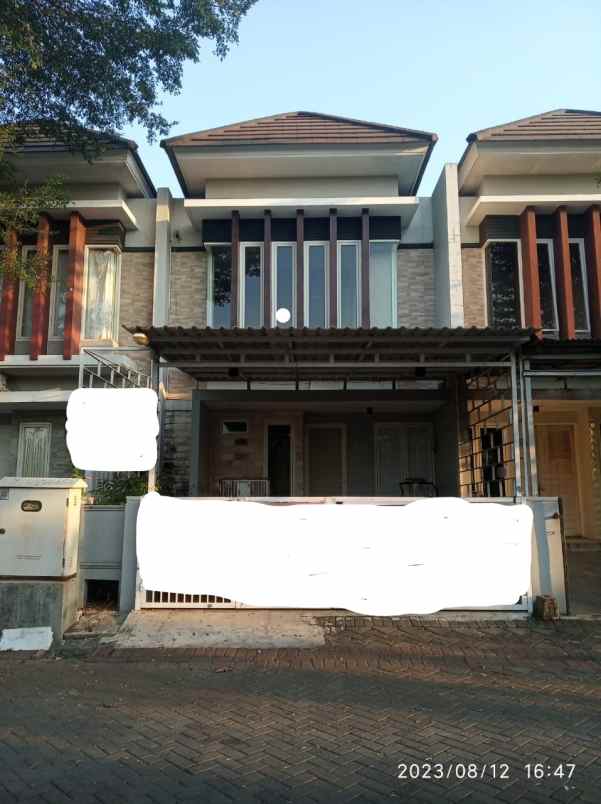 dijual rumah 2 lt wisata semanggi