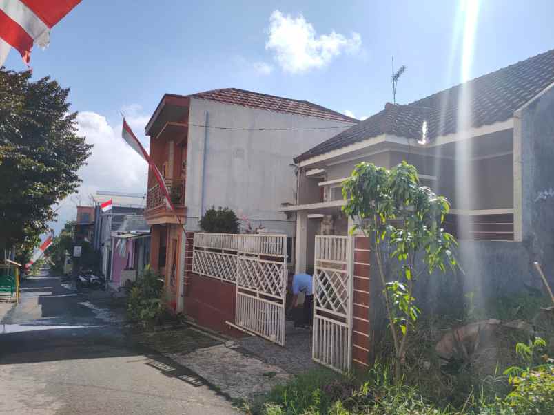 dijual rumah abdul gani atas