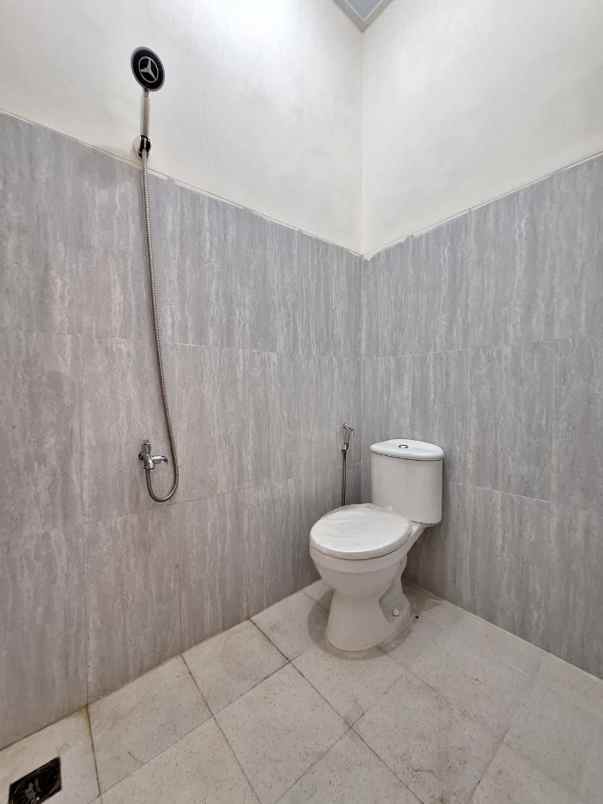 dijual rumah abdul gani raya