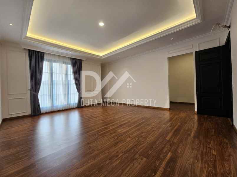 dijual rumah american classic di bintaro