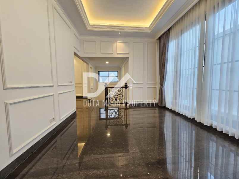 dijual rumah american classic di bintaro