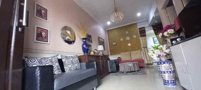 dijual rumah babatan indah wiyung