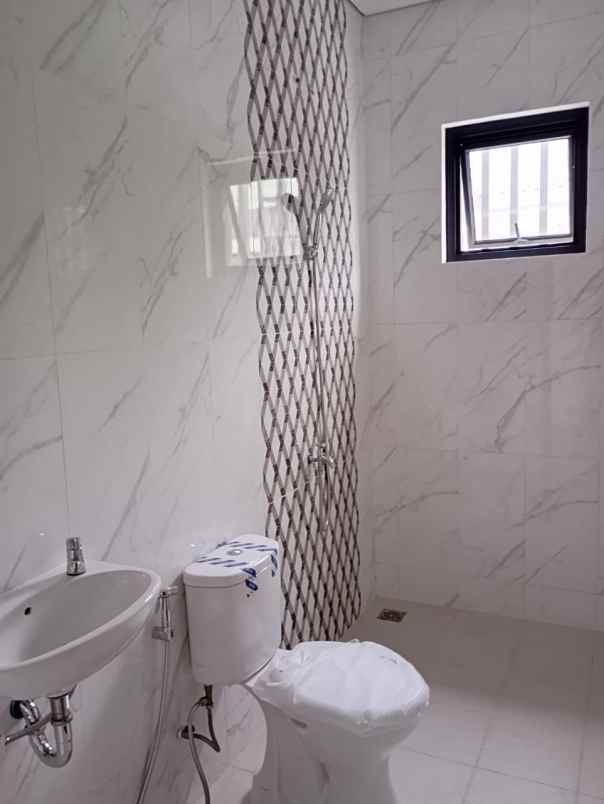 dijual rumah bangun cipta sarana bcs